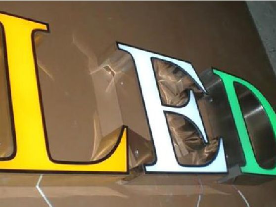 安义介绍LED招牌的基础知识。